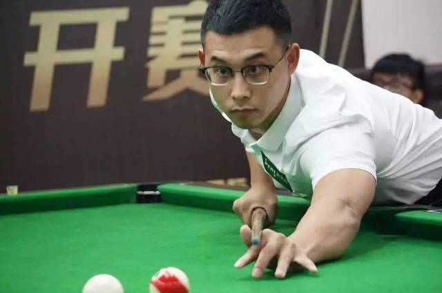 小卡凭借一 小卡凭借一