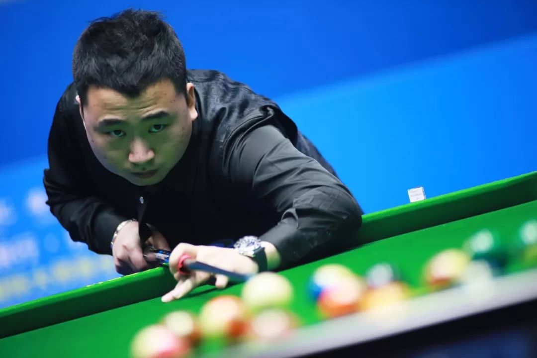 场上展现了 场上展现了