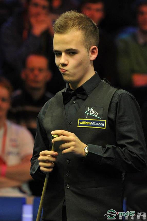 逆境中的坚 逆境中的坚